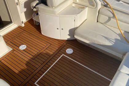 Noleggia Fiart Genius 36 – Esplora le meraviglie del Golfo di Napoli!