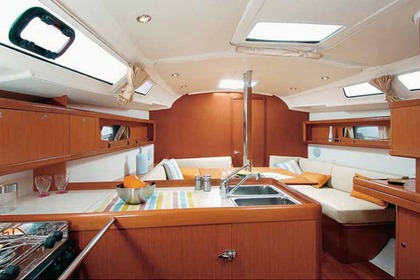 Beneteau Oceanis 37 R2022