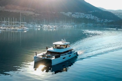 LAGOON 630 MY con tripulación