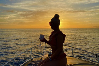 Luxury & comfort aboard our super motor boat