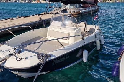 Miete Motorboot Quicksilver 605 Active Rogoznica