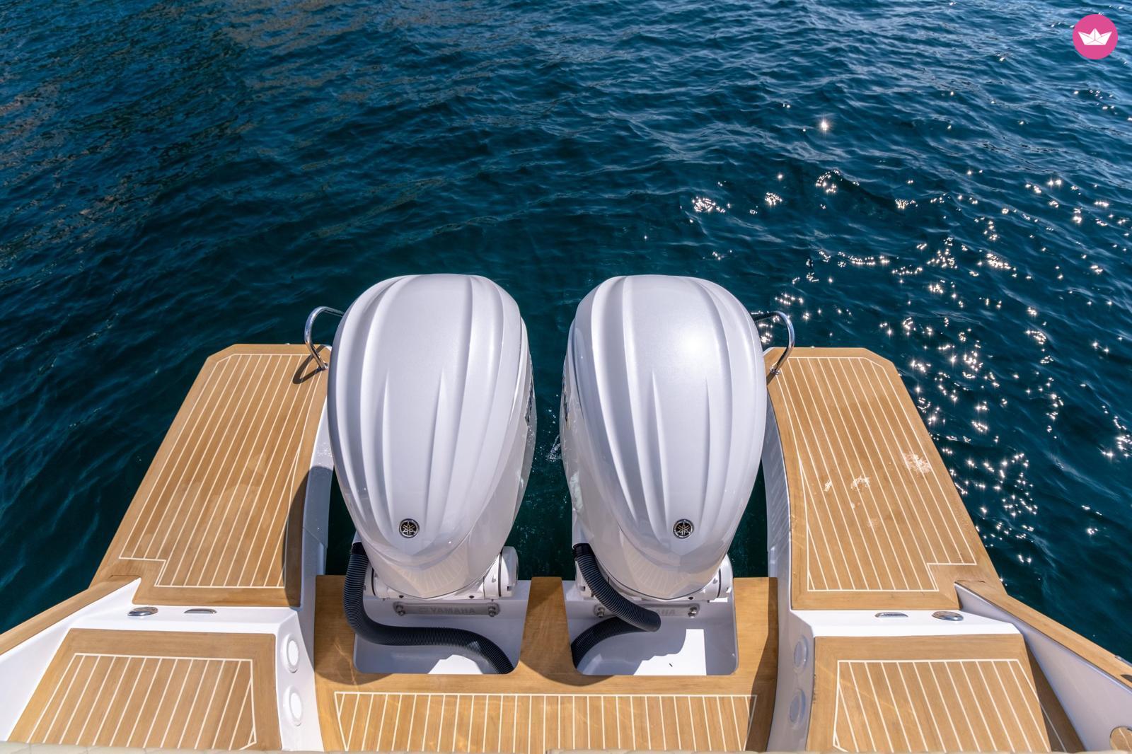 Bateau à moteur Salpa Avantgarde 4