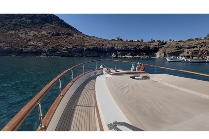 Évasion à Bodrum | Bateau Privé avec Équipage et Flybridge - Trawler