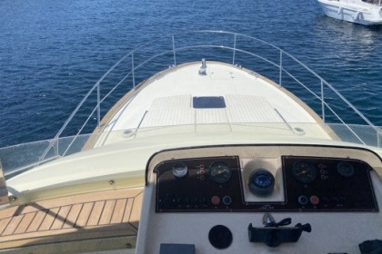 Vedette  luxueuse Fly bridge 12 m bi moteur