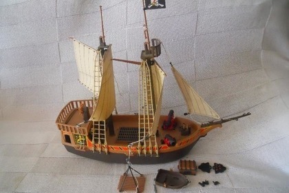 Charter Sailboat Playmovil Cukis Marokindro