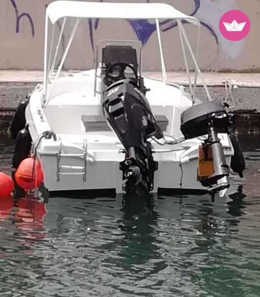 Rental motorboat in Athens  