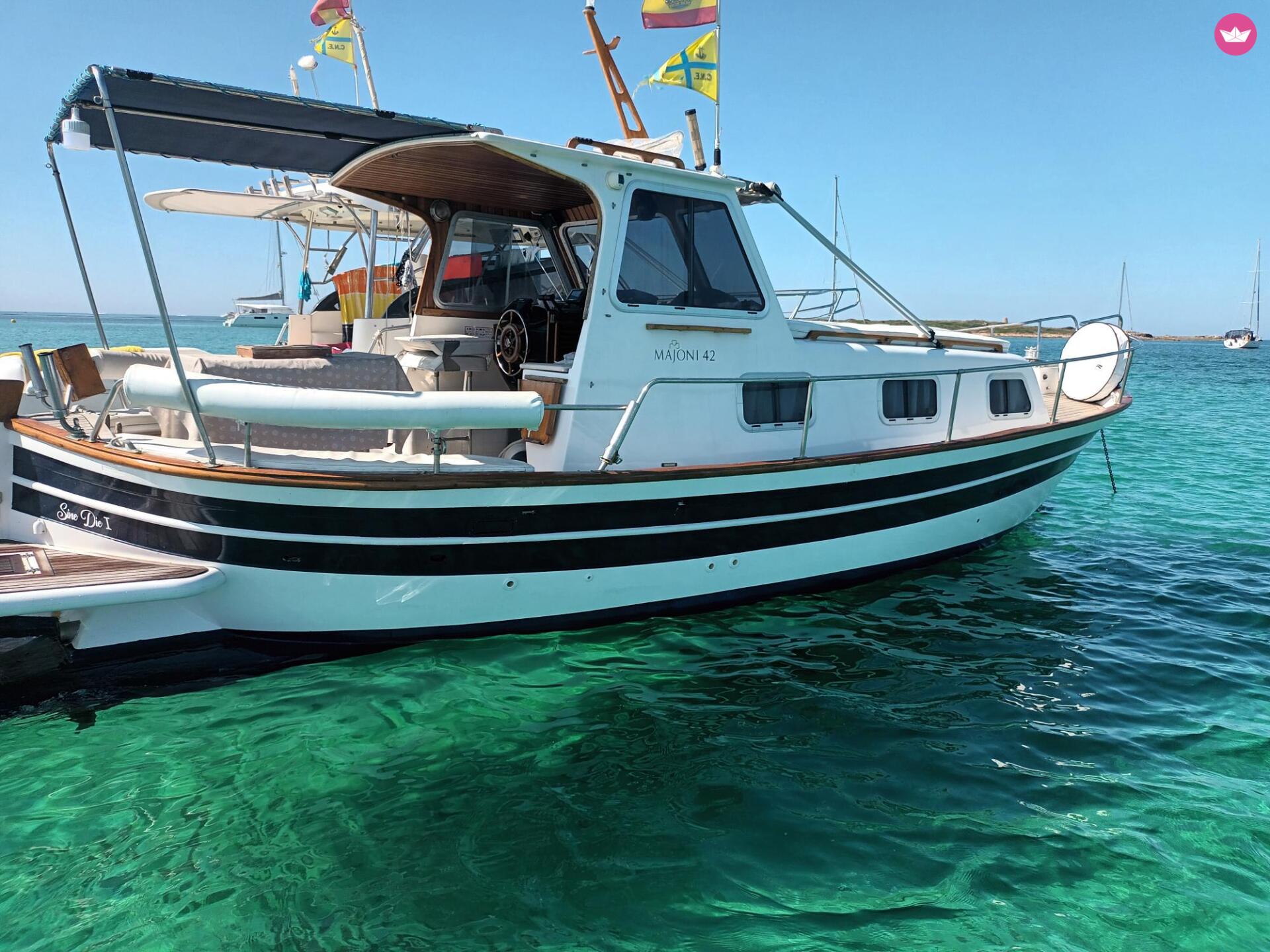 Bateau à moteur Majoni 42 220cv 3