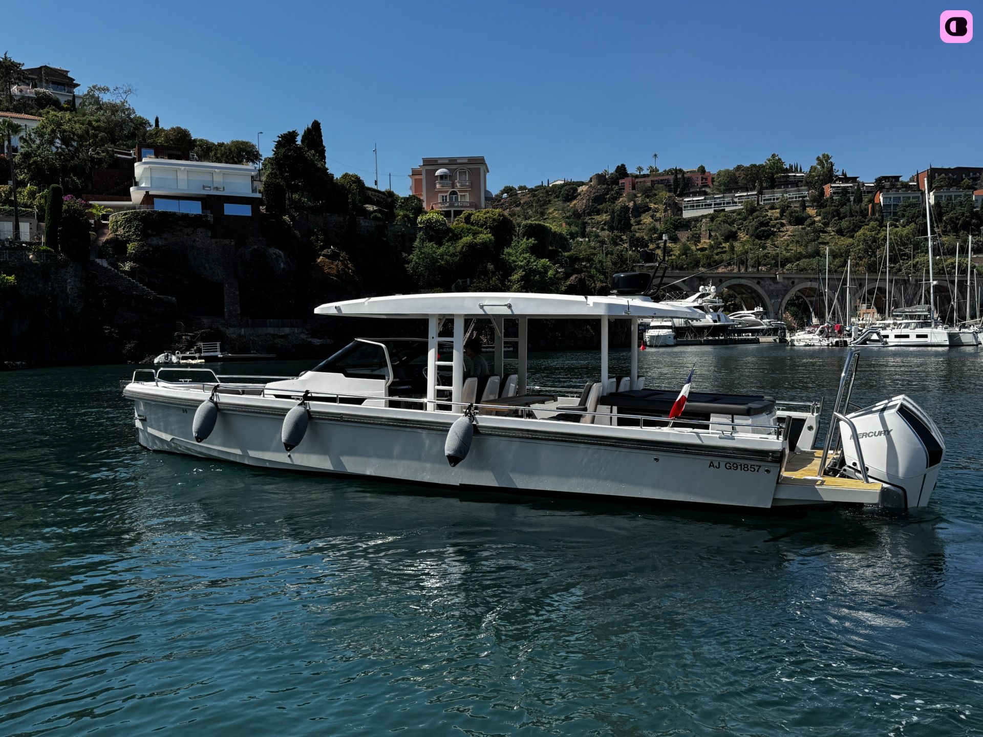 Bateau à moteur Axopar 37 600cv 4