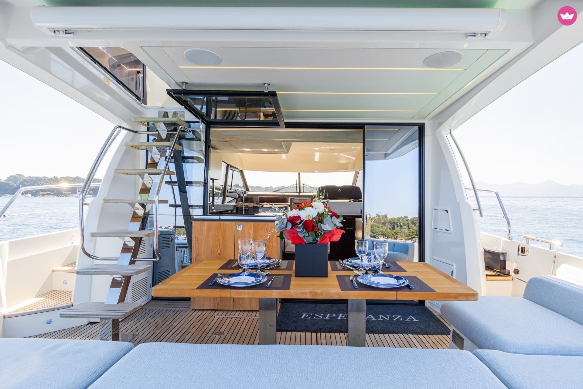 Bateau à moteur Jeanneau Prestige 590 2