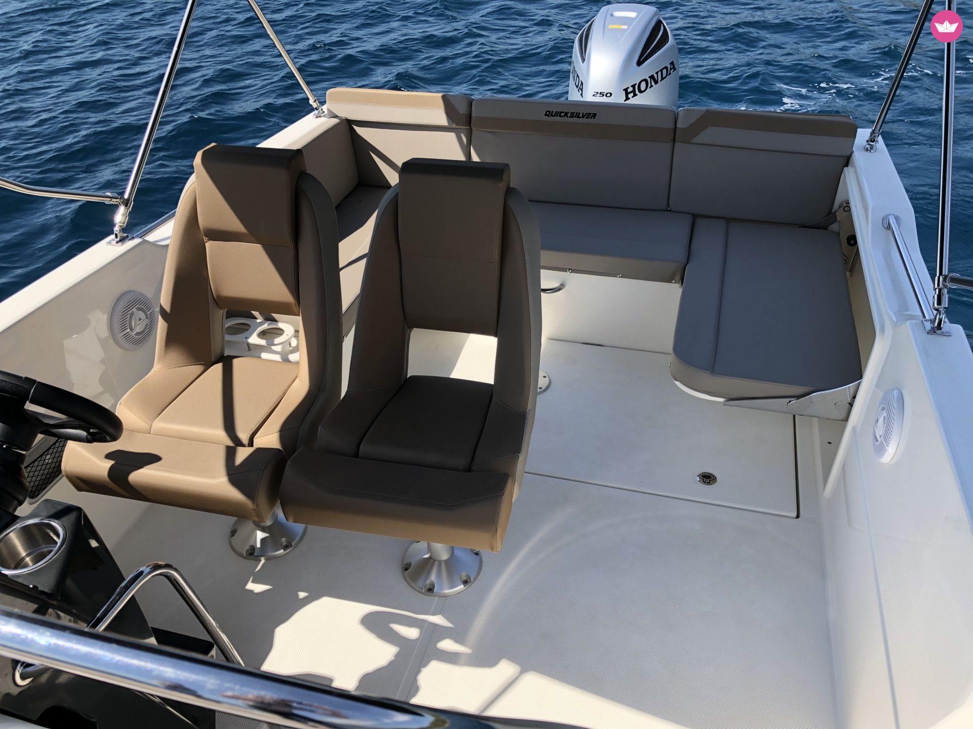 Bateau à moteur QUICKSILVER 755 Sundeck 250cv 6