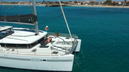 Charter Catamaran Lagoon 450 S Mindelo