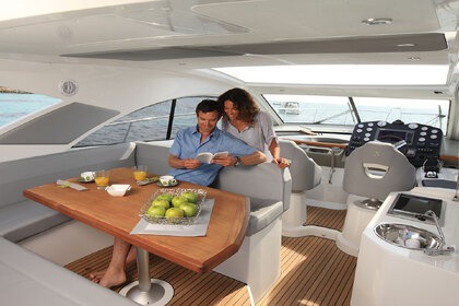 Location Yacht à moteur Beneteau Monte Carlo 42 Juan les Pins