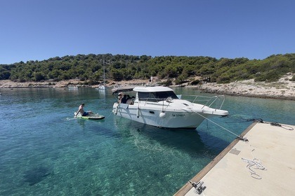Noleggio Barca a motore Jeanneau Merry Fisher 695 Šibenik
