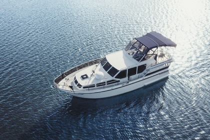 Charter Motorboat Motoryacht Gruno 33 S Explorer Mecklenburgische Seenplatte