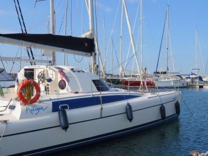 Charter Catamaran Fountaine Pajot Xantigua 37 Premià de Mar
