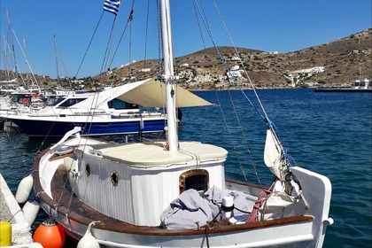 Traditional Greek boat ‘kaiki’