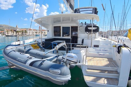 Charter Catamaran Lagoon Lagoon 40 Trogir