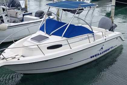 Hire Motorboat Wellcraft Coastal 218 Nassau