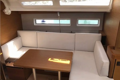 Sun Odyssey 440 2019