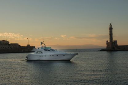 Location Bateau à moteur Ferretti 50 La Canée