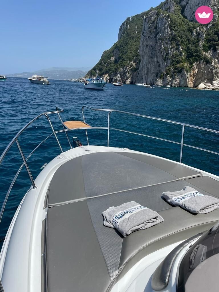 Bateau à moteur Aquabat Sport Infinity 850 Lux 300cv 3