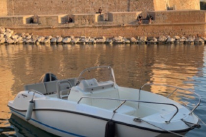 Charter Motorboat Quicksilver Activ 605 Open Marseille