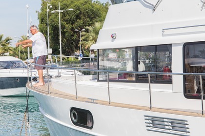 Noleggiare Beneteau Swift Trawler 44