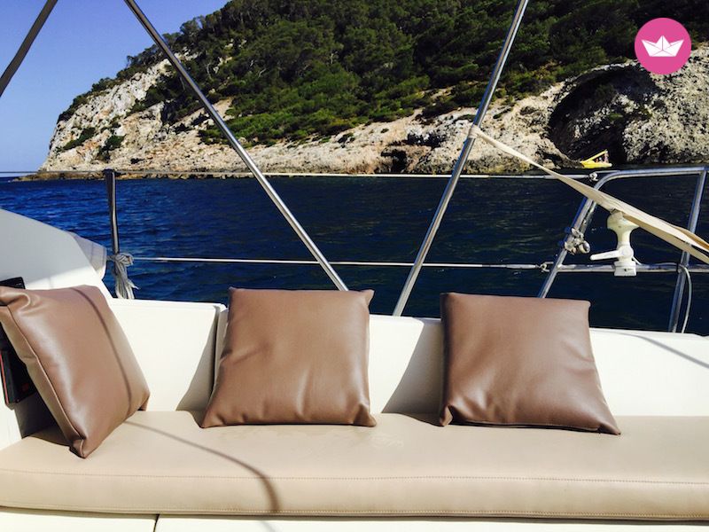 Jeanneau 28.1 in Ibiza for hire