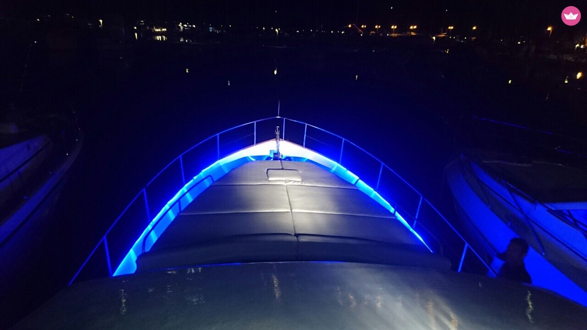 Motorboat Wave Runner 50  