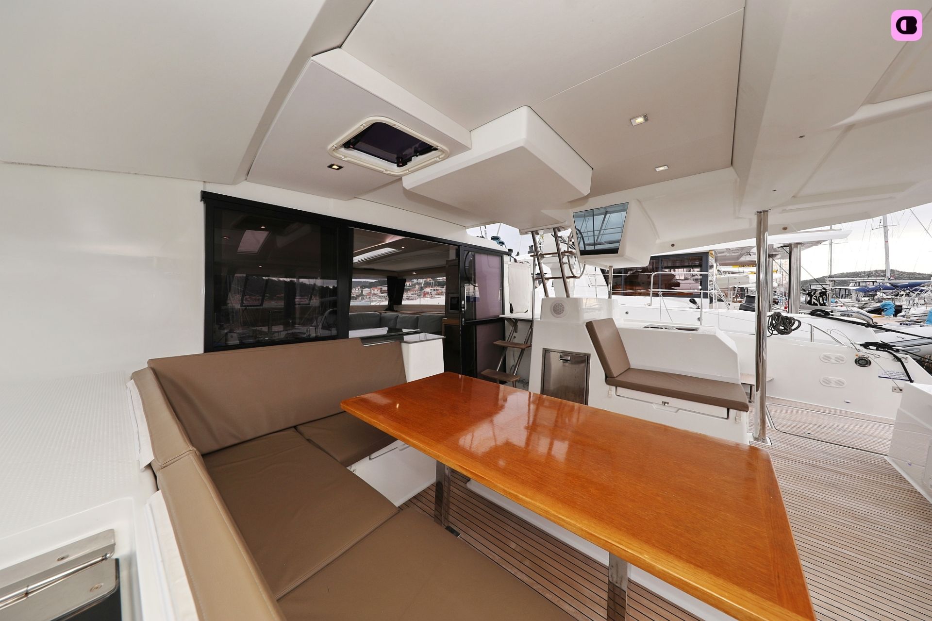 Catamaran Fountaine Pajot Saona 47 13.94m 8