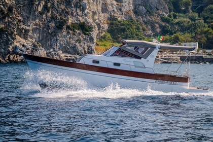 Hire Motorboat Maresca SPARVIERO Sorrento