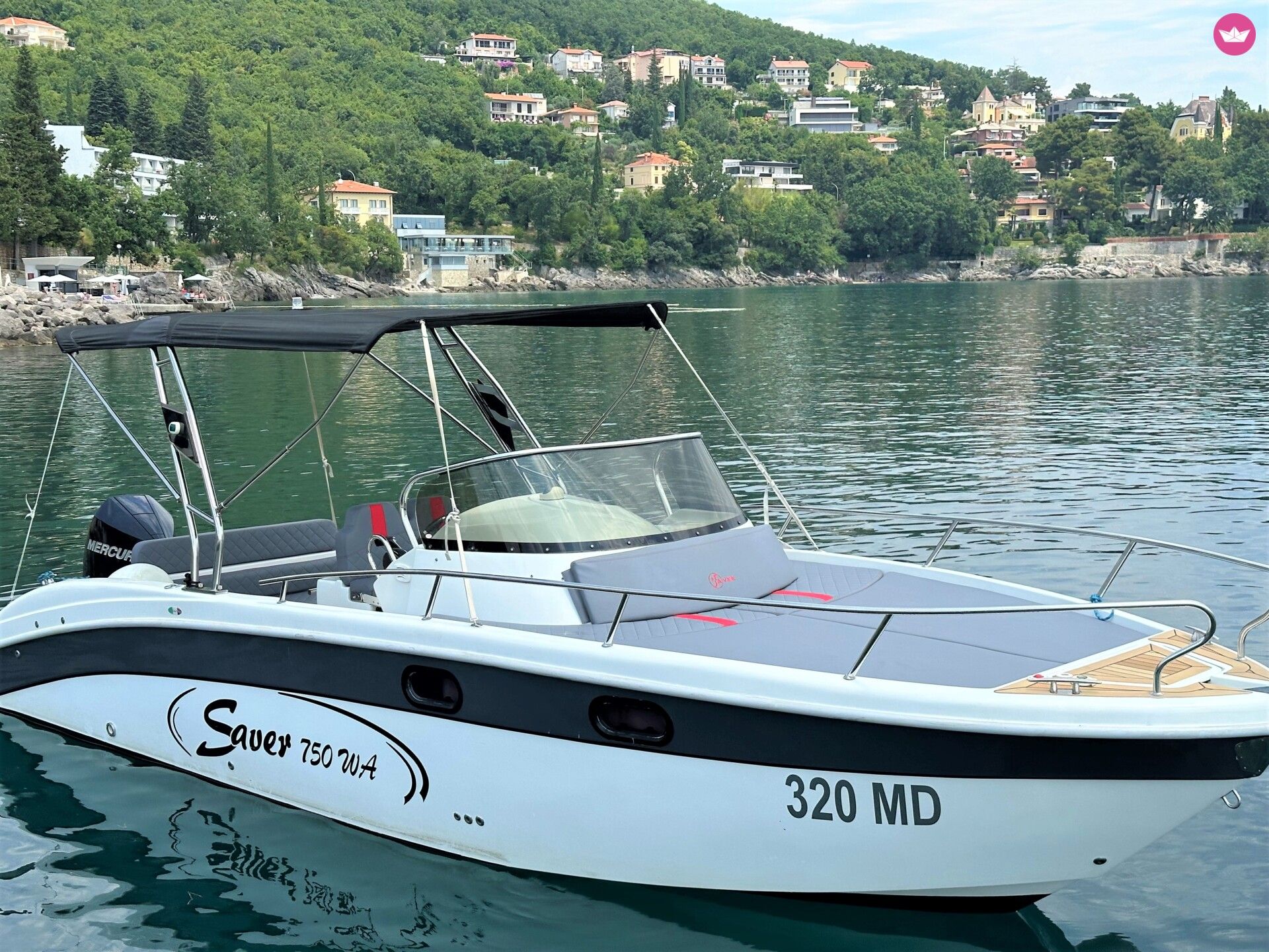 Bateau à moteur Saver 750 Walkaround 250cv 8