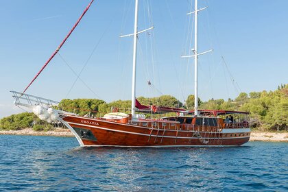Hyra båt Segelbåt Croatia - Traditional Gulet Motor Yacht Splits hamn