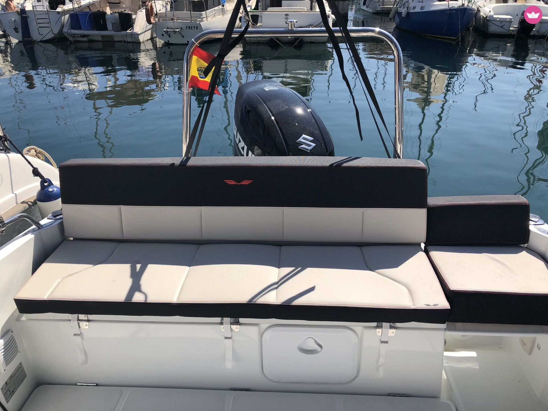 Charter motorboat in Barcelona  