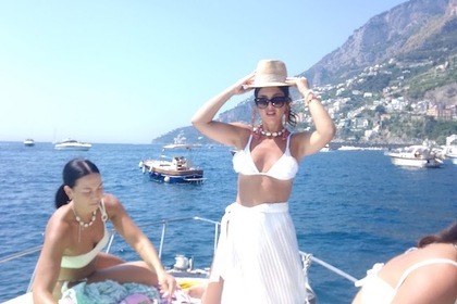Hire Motorboat Dalla Pieta' 28 ALTAIR Capri