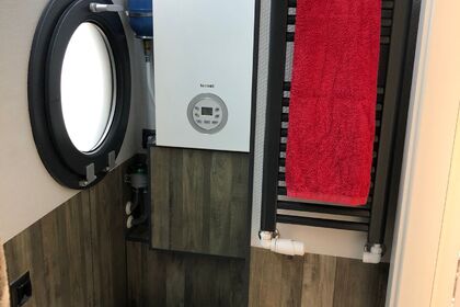 Sail on this boat without a license with 1 Cabin w