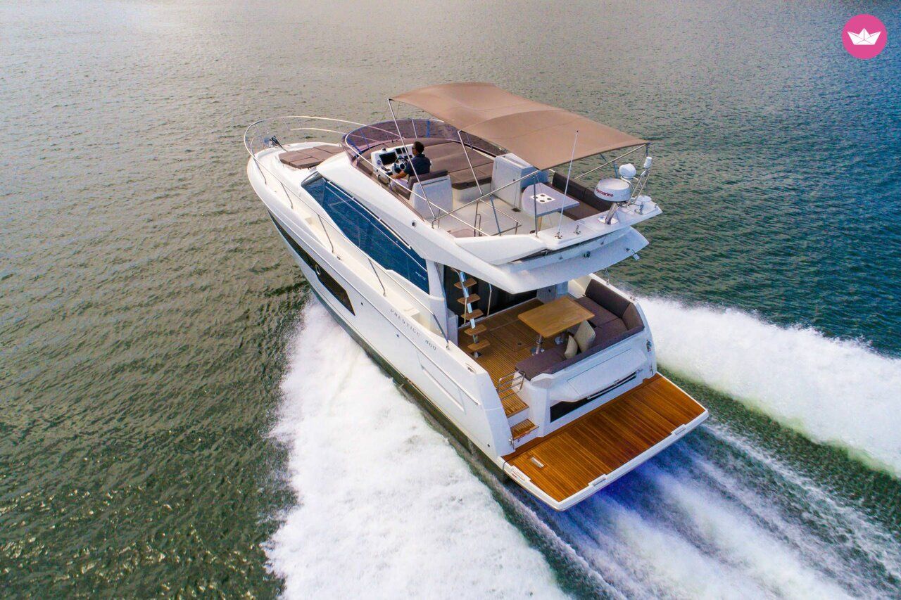Yacht Prestige 460 ALL INCLUSIVE PRIVATE RENTAL WITH JET SKI!!! 760cv 2
