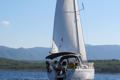 Hire Sailboat Bavaria Yachtbau Bavaria 31 Cruiser Marina Spinut