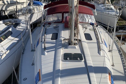 Noleggio Barca a vela Beneteau Oceanis 351 Saint-Mandrier-sur-Mer