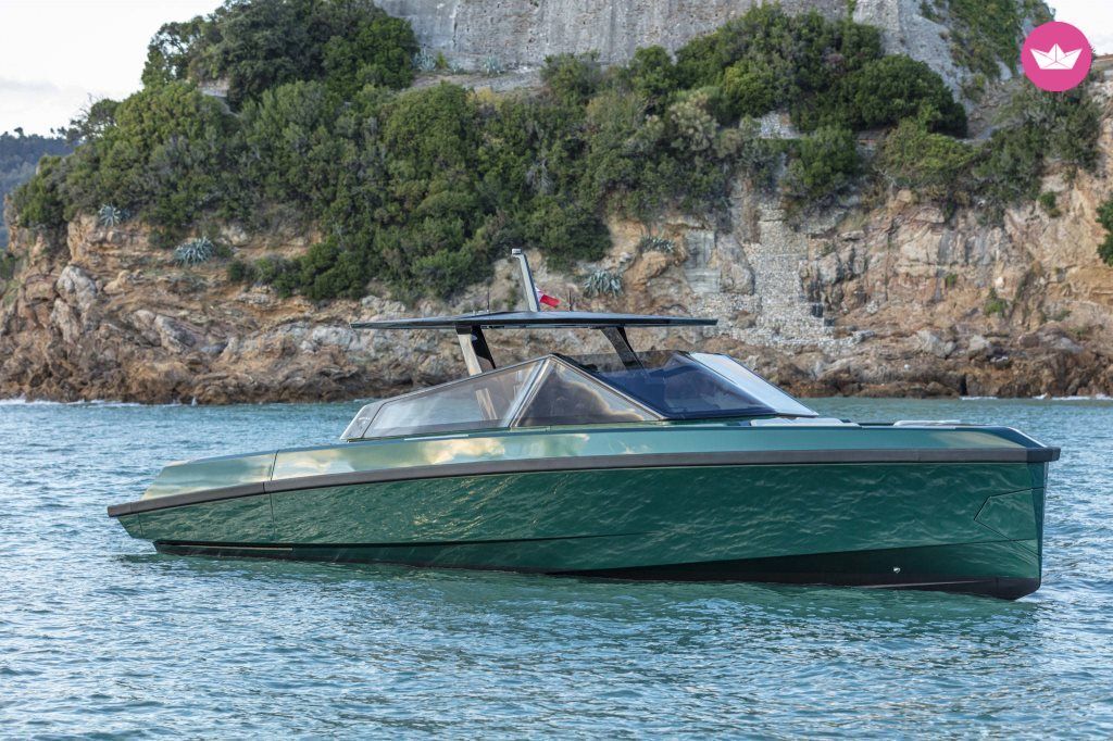 Bateau à moteur Wally 43 880cv 4