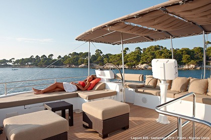 Location Catamaran Lagoon-Bénéteau Lagoon 620 - 6 + 2 cab. Le Marin