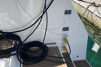 Verhuur Catamaran Dufour Yachts Dufour 48 Catamaran - 5 + 1 cab. Split