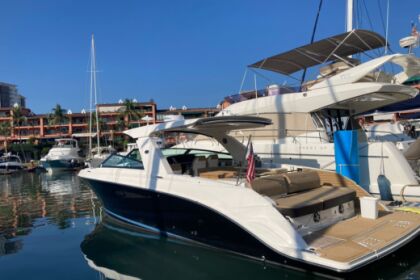 Charter Motorboat Sea Ray SLX 400 Puerto Vallarta