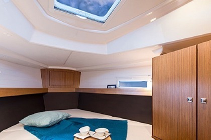 Bavaria 37C with or without skipper