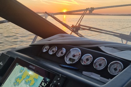 Hyra båt Motorbåt Jeanneau NC9 Pula
