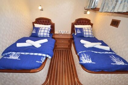 Luxury Gulet Charter in the Aegean – 16-Person Gulet