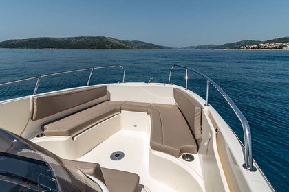 Quicksilver 755 for rent in Split - Full equipment for easy navigation!