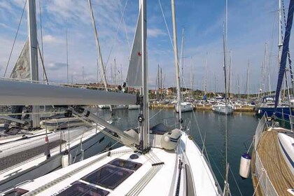 Charter Sailboat Bavaria Bavaria Cruiser 37 Krk