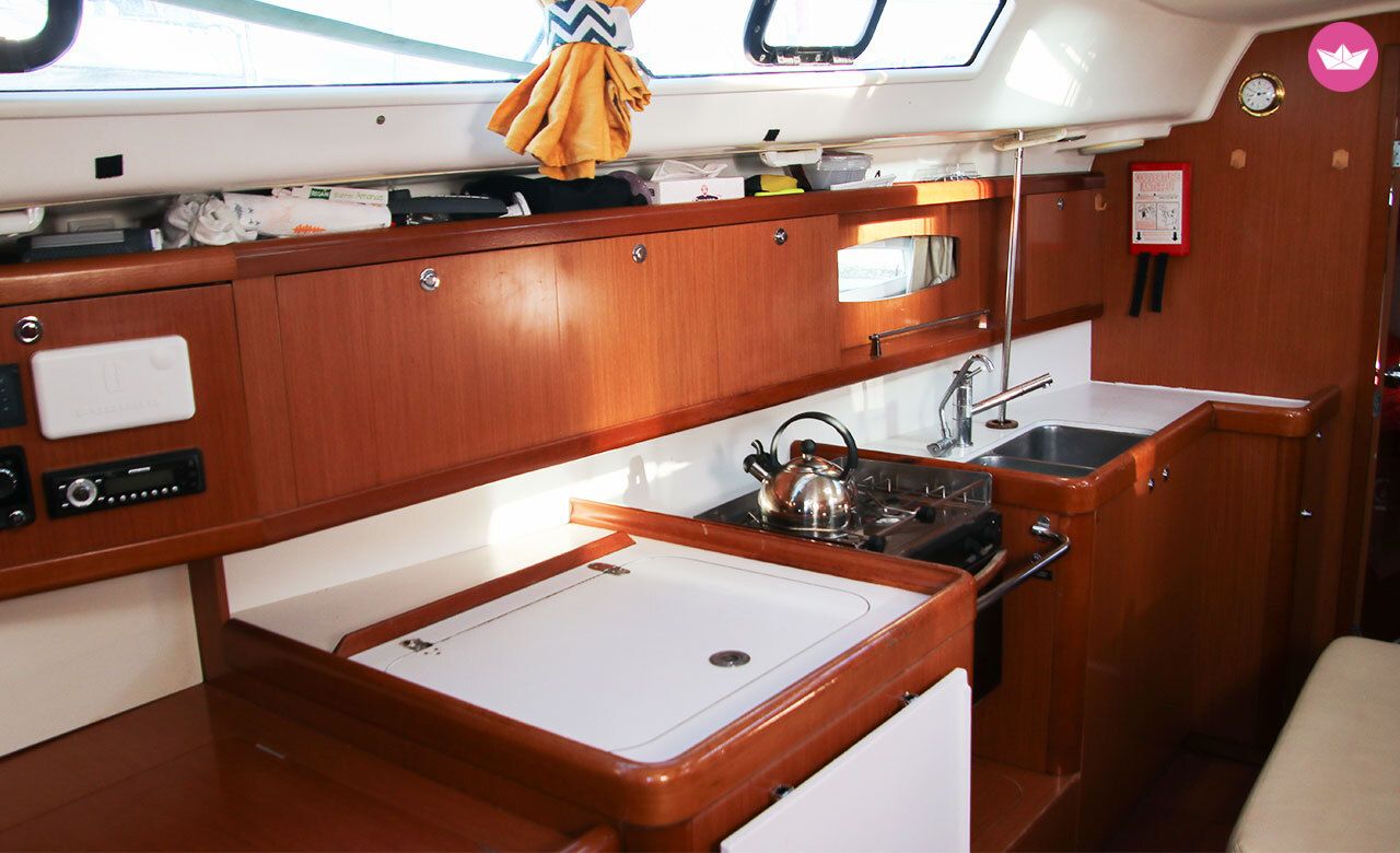 Voilier Beneteau Oceanis 40 12.3m 6