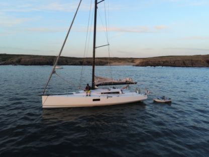 Charter Sailboat Pogo Structures Pogo 12,50 La Trinité-sur-Mer